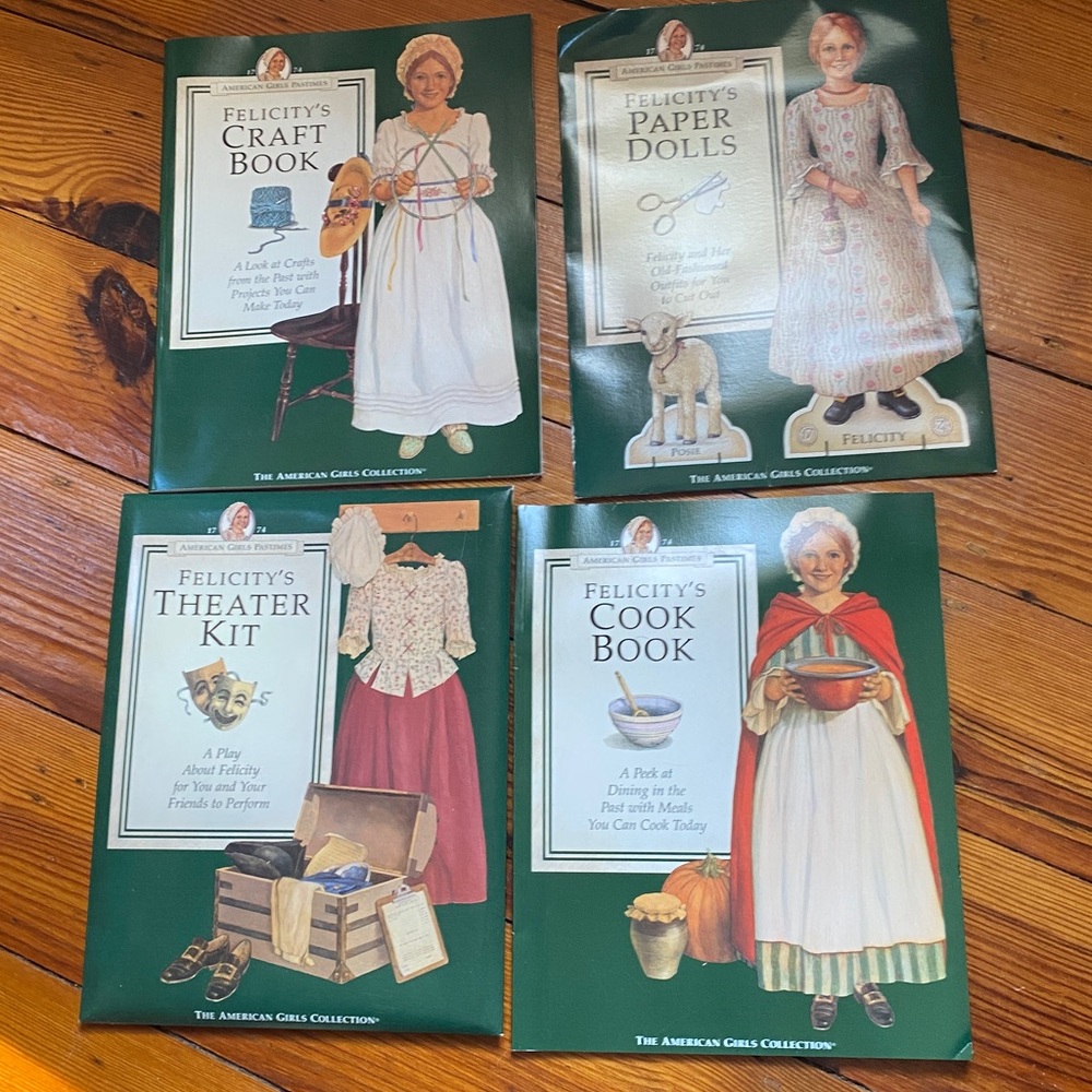 American Girls Felicity doll + outfits and books - Picture 7 of 8